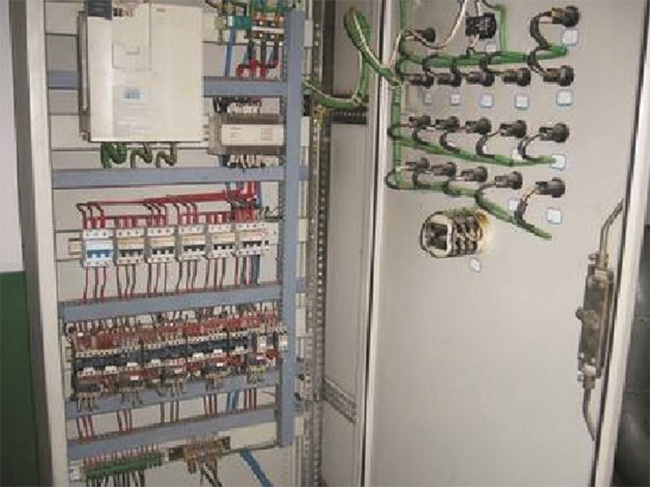 QH-PJ矿用机械系列变频节能控制柜 (1)